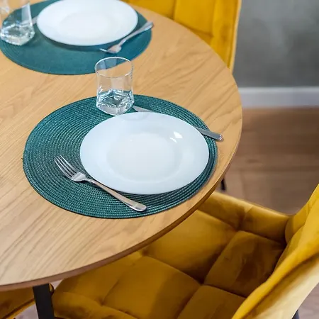 Optima Na Wyspie Solnej Z Parkingiem * קולובז'ג