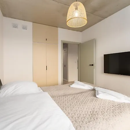 Optima Na Wyspie Solnej Z Parkingiem * קולובז'ג