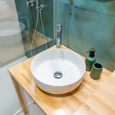 Optima Na Wyspie Solnej Z Parkingiem